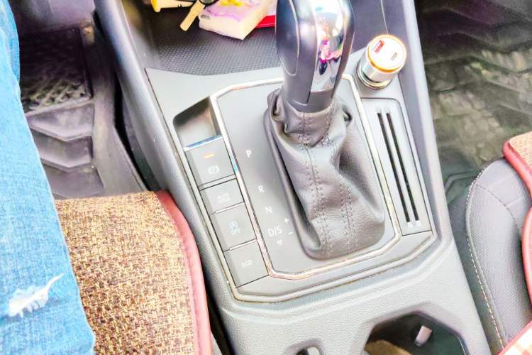 Used Volkswagen Lavida 2019 280TSI DSG Comfort Edition China VI standard Gear Lever