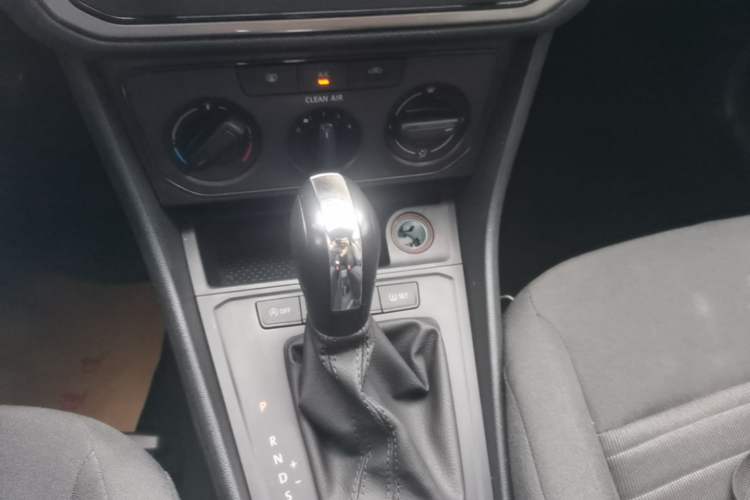 Used Volkswagen Lavida 2019 Lavida Start 1.5L Automatic Trendy Version China VI Standard Gear Lever