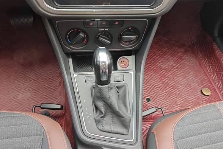 Used Volkswagen Lavida 2019 Lavida Start 1.5L Automatic Comfort Edition China VI Standard Gear Lever
