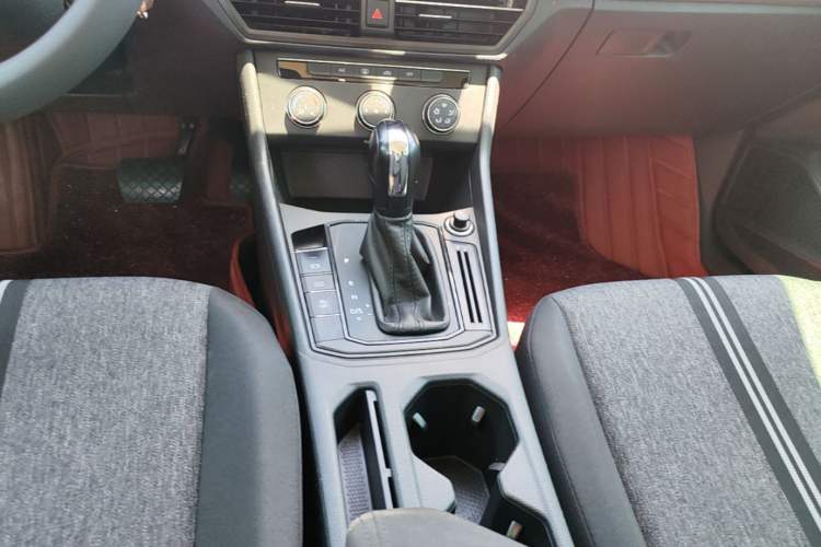 Used Volkswagen Lavida 2019 1.5L Automatic Fashion Edition China VI Gear Lever
