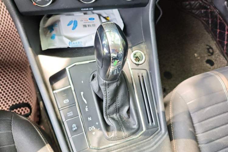Used Volkswagen Lavida 2019 1.5L Automatic Vision Edition China VI Standard Gear Lever