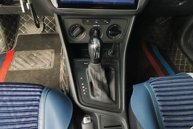 Used Volkswagen Lavida 2019 Lavida Start 1.5L Automatic Trendy Version China VI Standard Gear Lever