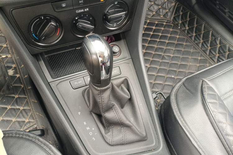 Used Volkswagen Lavida 2019 Lavida Start 1.5L Automatic Trendy Version China VI Standard Gear Lever