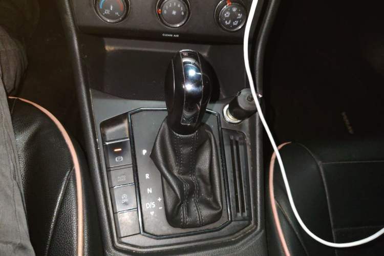 Used Volkswagen Lavida 2019 1.5L Automatic Vision Edition China VI Standard Gear Lever