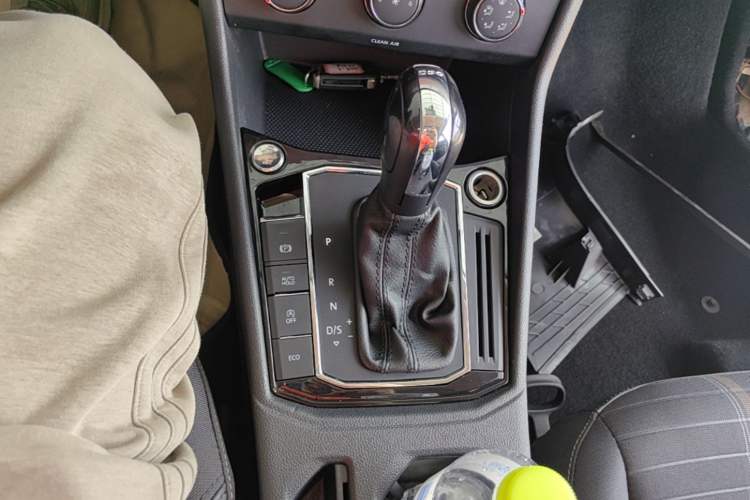 Used Volkswagen Lavida 2019 280TSI DSG Comfort Edition China VI standard Gear Lever