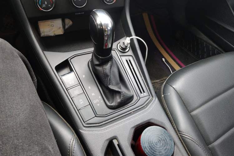 Used Volkswagen Lavida 2019 1.5L Automatic Comfort Edition China VI Standard Gear Lever