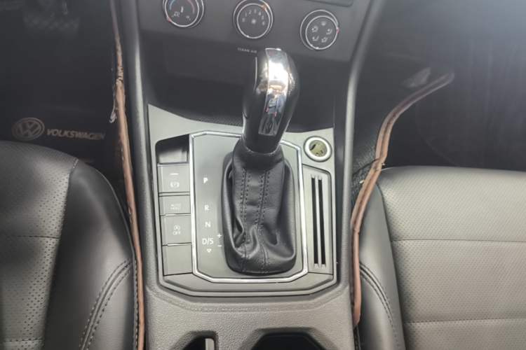Used Volkswagen Lavida 2019 1.5L Automatic Comfort Edition China VI Standard Gear Lever