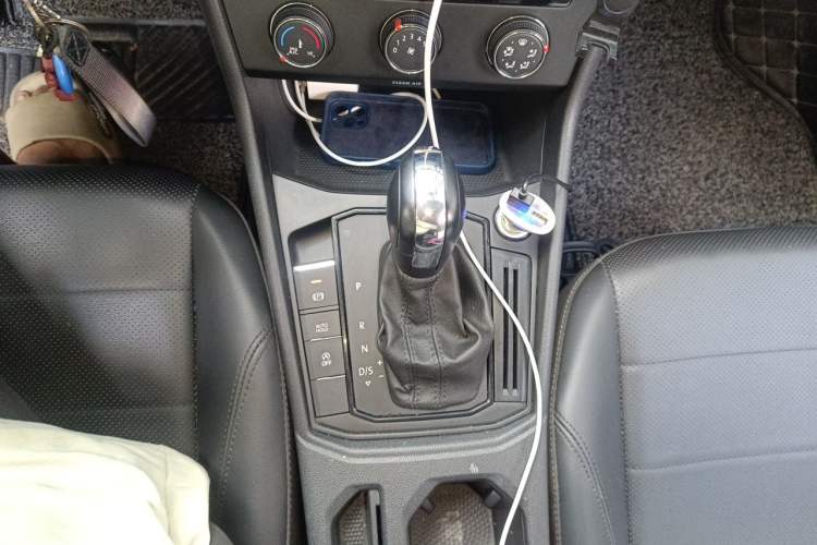 Used Volkswagen Lavida 2019 1.5L Automatic Comfort Edition China VI Standard Gear Lever