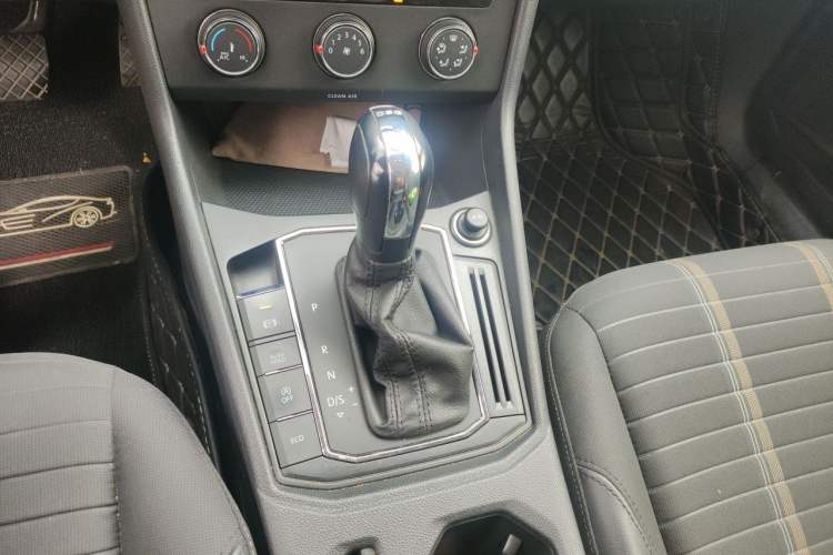 Used Volkswagen Lavida 2019 280TSI DSG Comfort Edition China VI standard Gear Lever