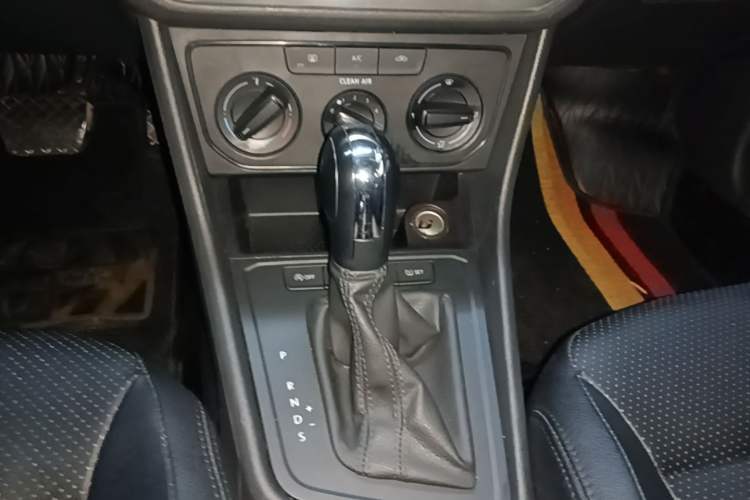 Used Volkswagen Lavida 2019 Lavida Start 1.5L Automatic Trendy Version China VI Standard Gear Lever