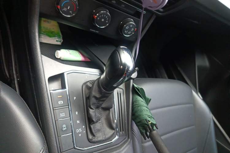 Used Volkswagen Lavida 2019 1.5L Automatic Comfort Edition China VI Standard Gear Lever