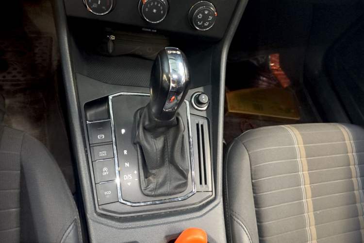 Used Volkswagen Lavida 2019 280TSI DSG Comfort Edition China VI standard Gear Lever