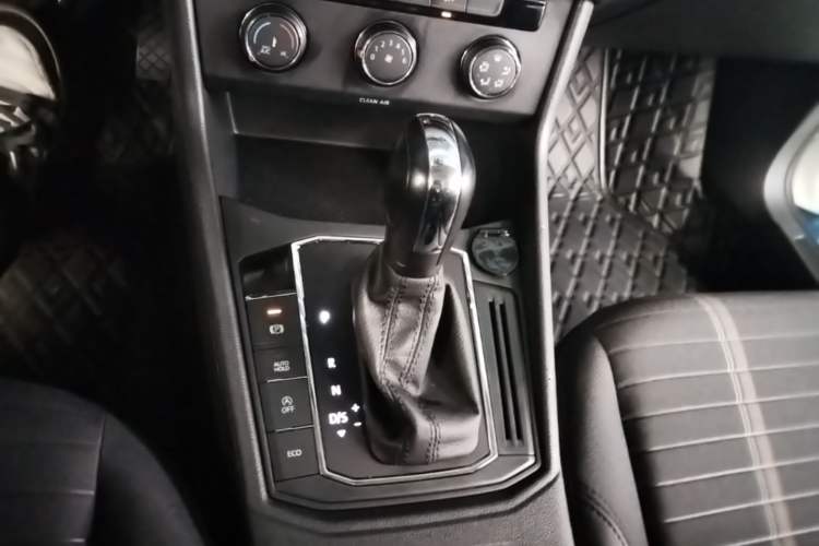 Used Volkswagen Lavida 2019 280TSI DSG Comfort Edition China VI standard Gear Lever