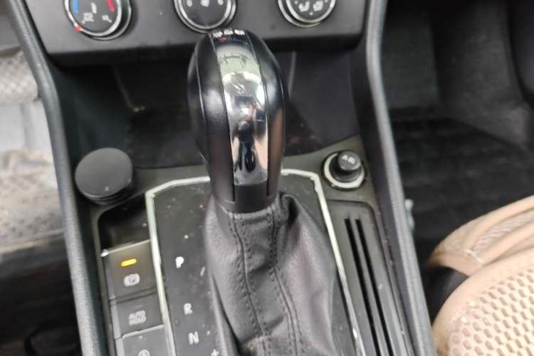 Used Volkswagen Lavida 2019 280TSI DSG Comfort Edition China VI standard Gear Lever