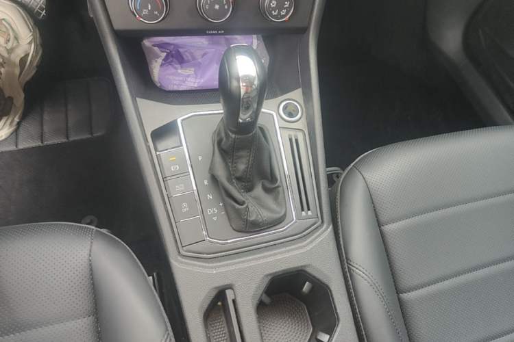Used Volkswagen Lavida 2019 1.5L Automatic Comfort Edition China VI Standard Gear Lever