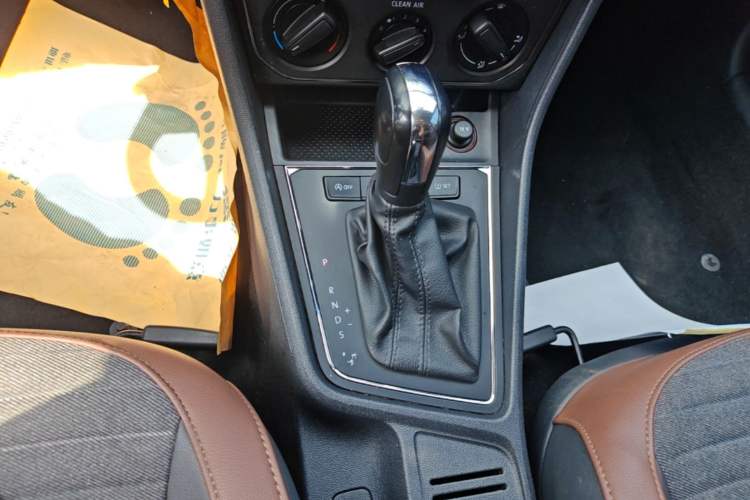 Used Volkswagen Lavida 2019 Lavida Start 1.5L Automatic Comfort Edition China VI Standard Gear Lever