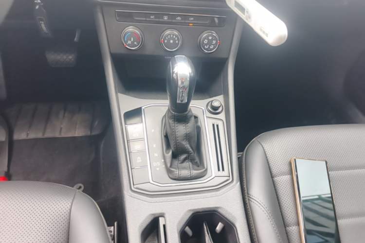 Used Volkswagen Lavida 2019 1.5L Automatic Comfort Edition China VI Standard Gear Lever