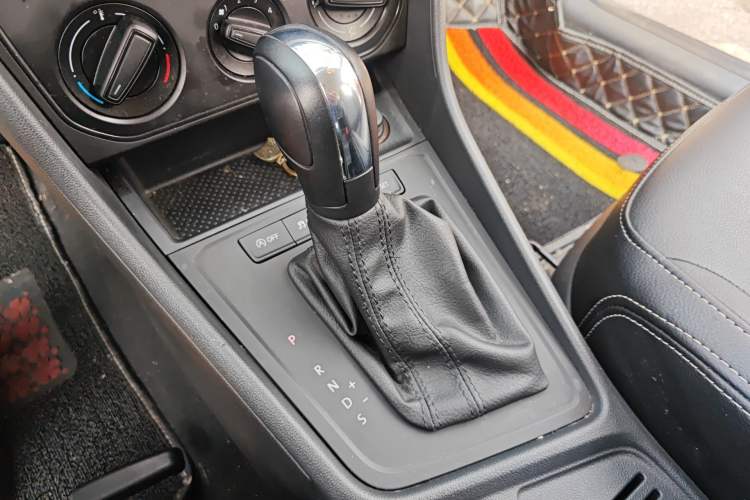 Used Volkswagen Lavida 2019 Lavida Start 1.5L Automatic Trendy Version China VI Standard Gear Lever