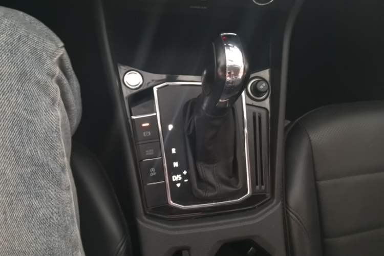 Used Volkswagen Lavida 2019 1.5L Automatic Comfort Edition China VI Standard Gear Lever