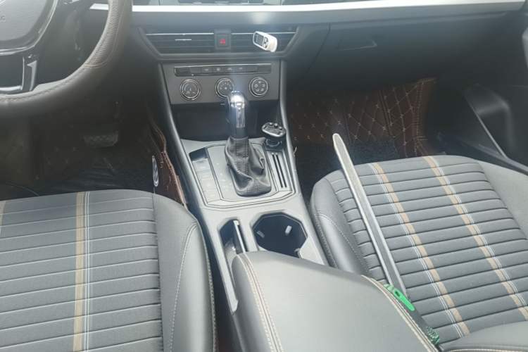 Used Volkswagen Lavida 2019 280TSI DSG Comfort Edition China VI standard Gear Lever