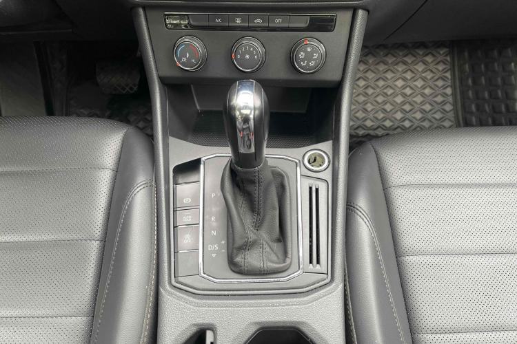 Used Volkswagen Lavida 2019 1.5L Automatic Comfort Edition China VI Standard Gear Lever