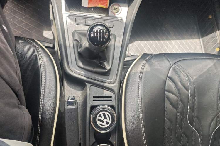 Used Volkswagen Lavida 2019 Lavida Start 1.5L Manual Fashion Edition China VI Standard Gear Lever