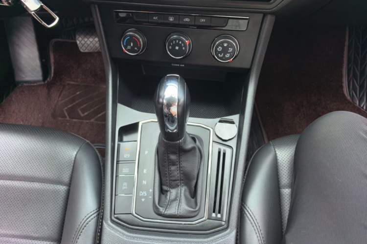 Used Volkswagen Lavida 2019 1.5L Automatic Comfort Edition China VI Standard Gear Lever