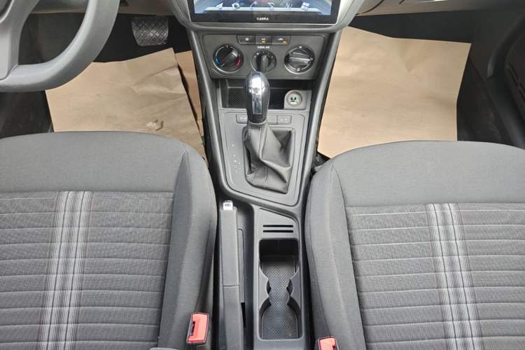 Used Volkswagen Lavida 2019 Lavida Start 1.5L Automatic Trendy Version China VI Standard Gear Lever