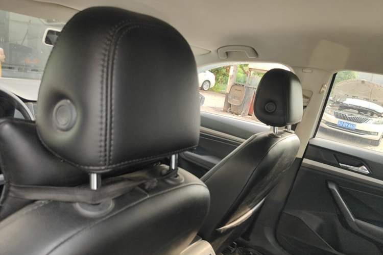 Used Volkswagen Lavida 2019 1.5L Automatic Fashion Edition China VI Headliner