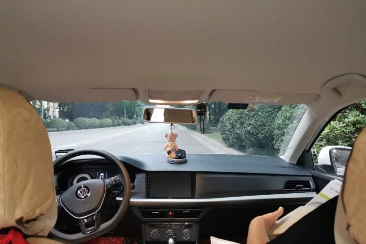 Used Volkswagen Lavida 2019 1.5L Automatic Fashion Edition China VI Headliner