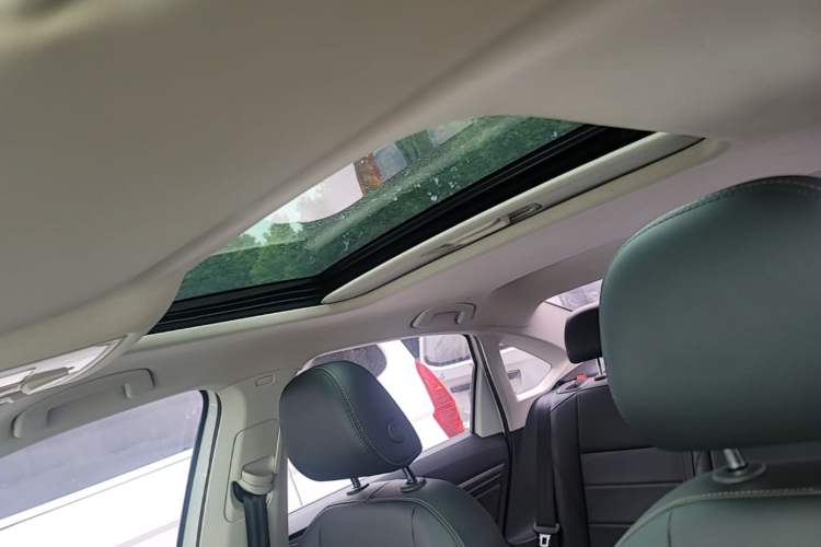 Used Volkswagen Lavida 2019 1.5L Automatic Comfort Edition China VI Standard Headliner