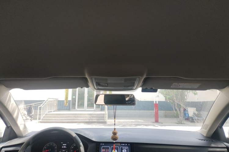 Used Volkswagen Lavida 2019 1.5L Automatic Fashion Edition China VI Headliner