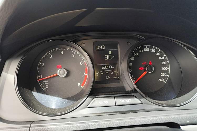 Used Volkswagen Lavida 2019 Lavida Start 1.5L Manual Fashion Edition China VI Standard Instrument Cluster