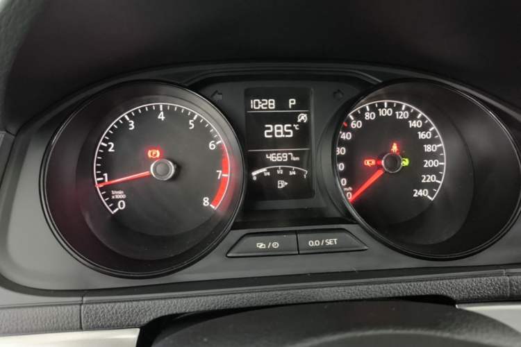 Used Volkswagen Lavida 2019 Lavida Start 1.5L Automatic Trendy Version China VI Standard Instrument Cluster