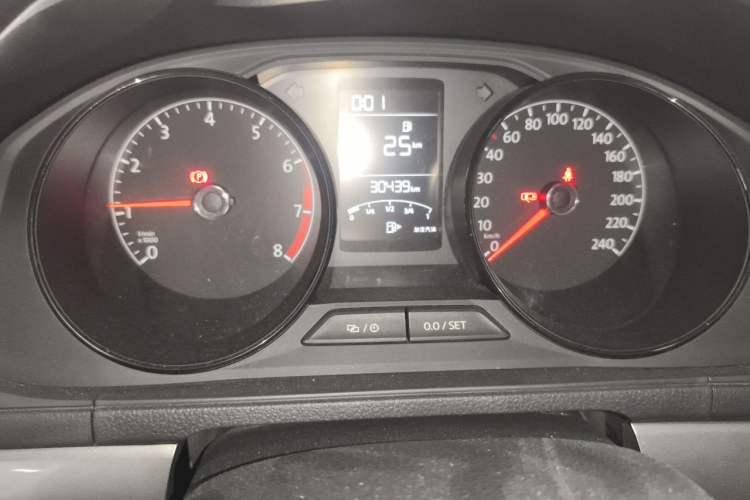 Used Volkswagen Lavida 2019 Lavida Start 1.5L Manual Fashion Edition China VI Standard Instrument Cluster