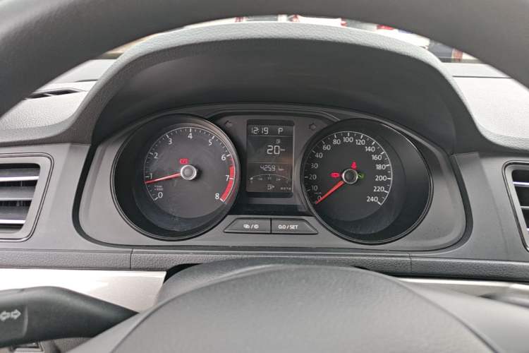 Used Volkswagen Lavida 2019 Lavida Start 1.5L Automatic Trendy Version China VI Standard Instrument Cluster