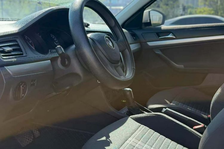 Used Volkswagen Lavida 2019 Lavida Start 1.5L Automatic Trendy Version China VI Standard Interior 1
