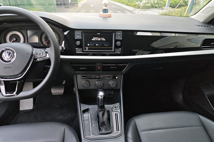 Used Volkswagen Lavida 2019 1.5L Automatic Comfort Edition China VI Standard Interior 1