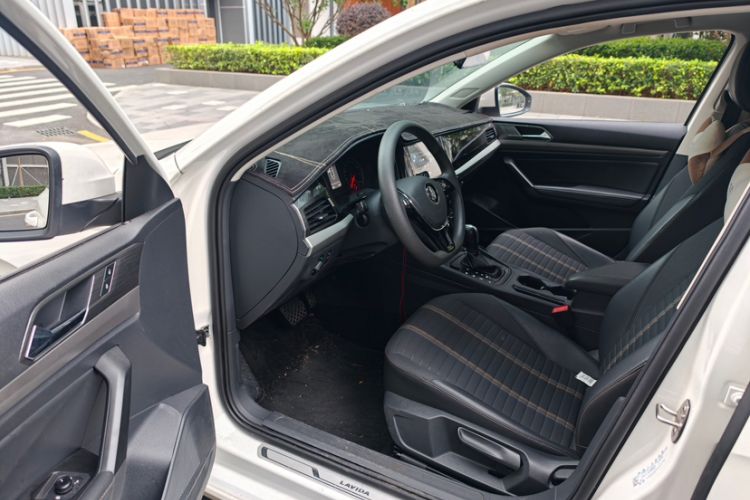 Used Volkswagen Lavida 2019 280TSI DSG Comfort Edition China VI standard Interior 1