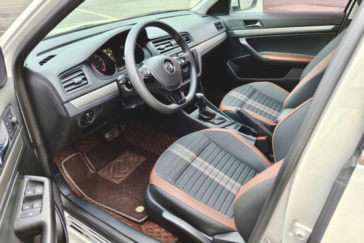 Used Volkswagen Lavida 2019 Lavida Start 1.5L Automatic Comfort Edition China VI Standard Interior 1
