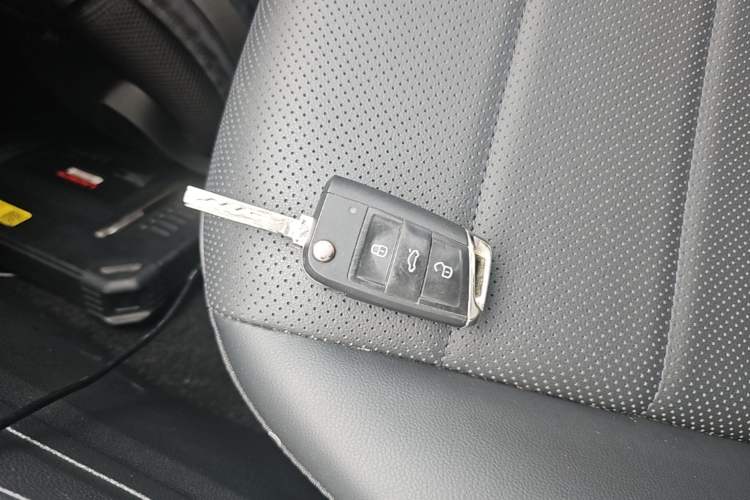 Used Volkswagen Lavida 2019 1.5L Automatic Comfort Edition China VI Standard Interior 1