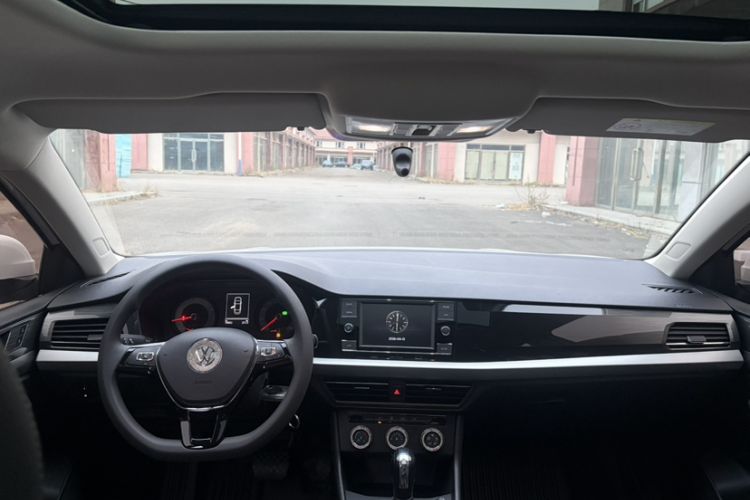 Used Volkswagen Lavida 2019 1.5L Automatic Vision Edition China VI Standard Interior 1