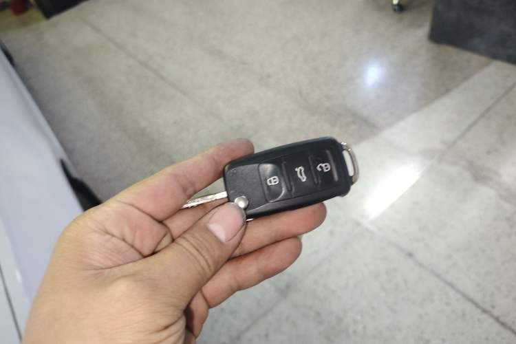 Used Volkswagen Lavida 2019 Lavida Start 1.5L Manual Fashion Edition China VI Standard Interior 1