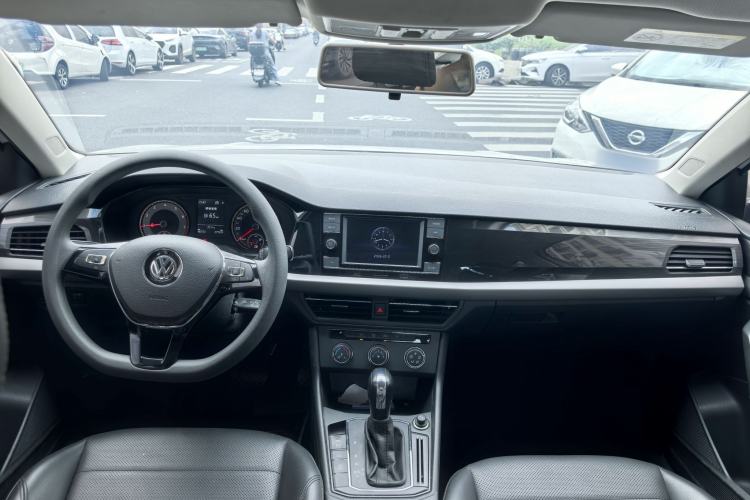 Used Volkswagen Lavida 2019 1.5L Automatic Comfort Edition China VI Standard Interior 1