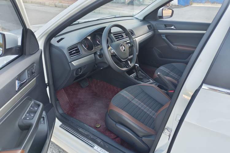 Used Volkswagen Lavida 2019 Lavida Start 1.5L Automatic Comfort Edition China VI Standard Interior 1