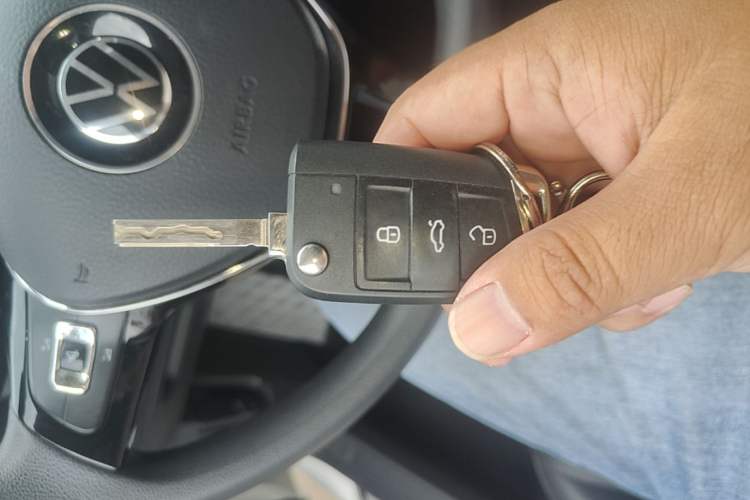 Used Volkswagen Lavida 2019 1.5L Automatic Comfort Edition China VI Standard Interior 1