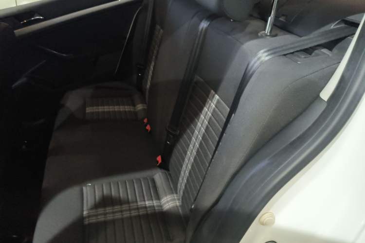 Used Volkswagen Lavida 2019 Lavida Start 1.5L Manual Fashion Edition China VI Standard Interior 1