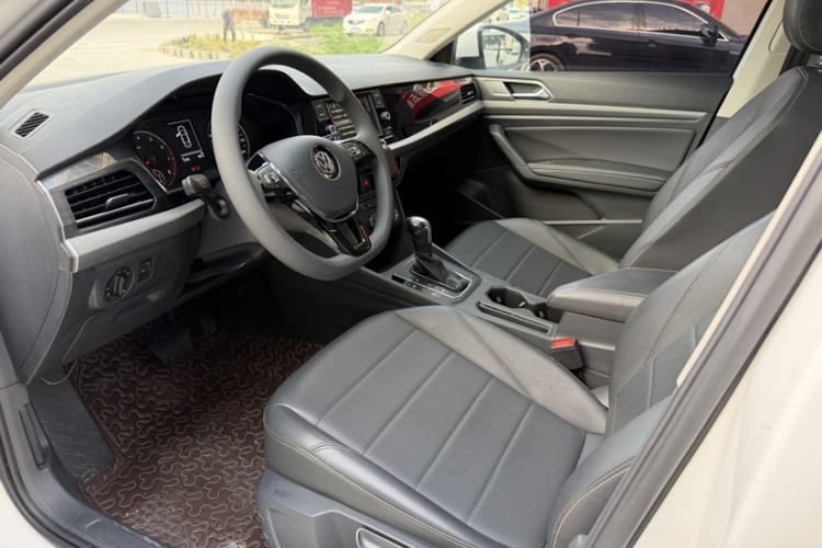 Used Volkswagen Lavida 2019 1.5L Automatic Comfort Edition China VI Standard Interior 12