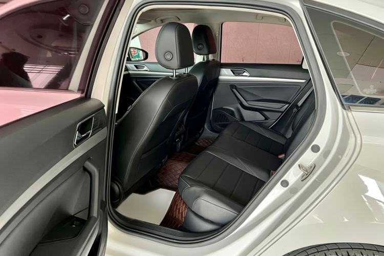 Used Volkswagen Lavida 2019 1.5L Automatic Comfort Edition China VI Standard Interior 2