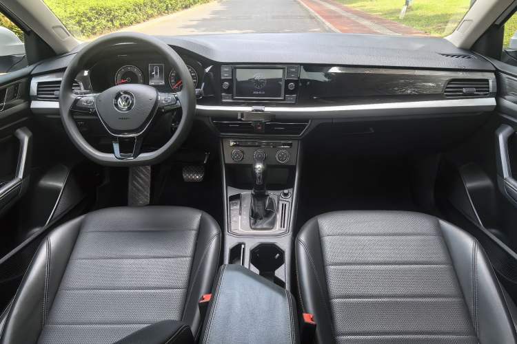 Used Volkswagen Lavida 2019 1.5L Automatic Comfort Edition China VI Standard Interior 2